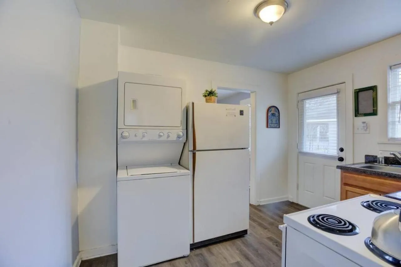 Gated Midtown Cottage With Perfect Location Memphis
